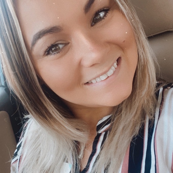 Meet your Posher, Kendra - Picture 1 of 1